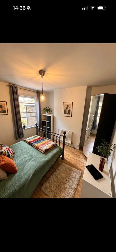 Spacious & Bright Double Room in Queens Park, W10! Main Photo