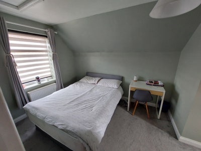 West acton Large double room en suite 8 mins to st Main Photo