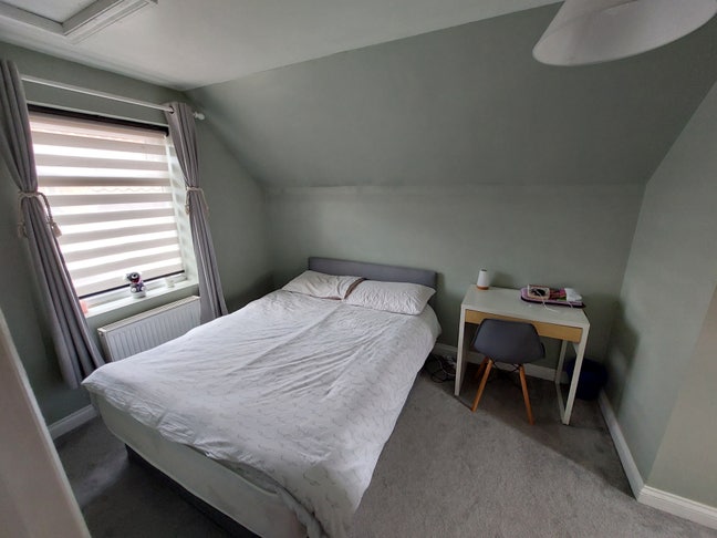 West acton Large double room en suite 8 mins to st Main Photo