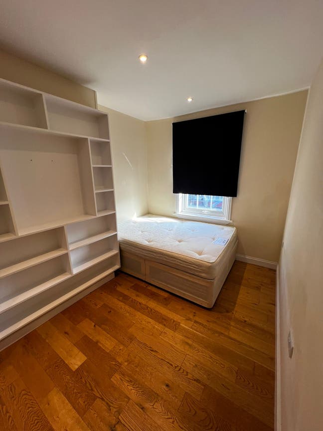 2 Bedroom Flat - Ilford - Asap  Main Photo