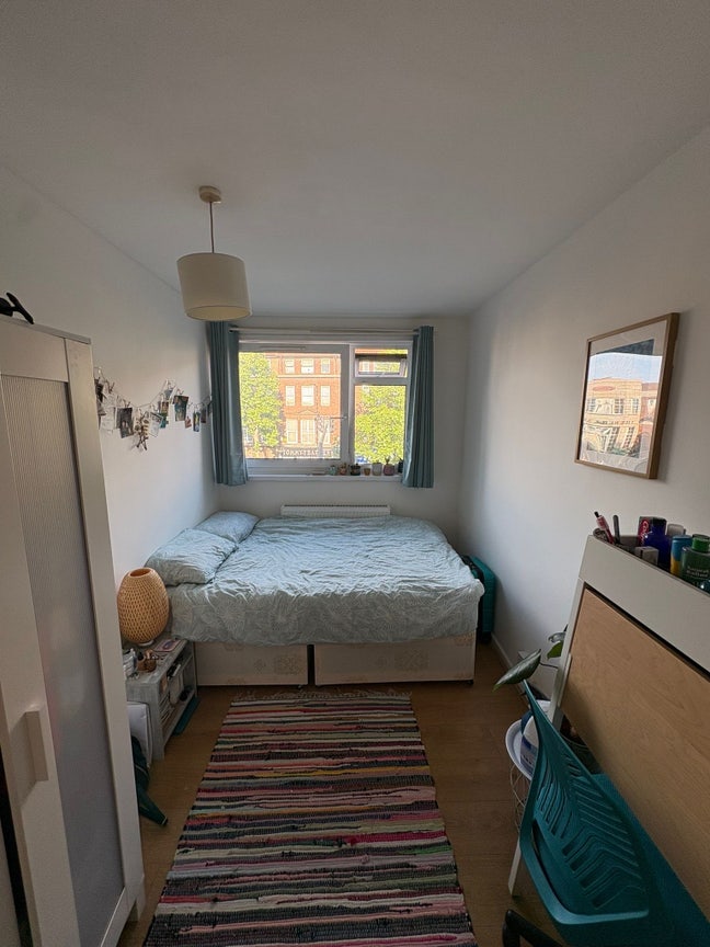 Friendly housemates looking for a new flatmate Main Photo