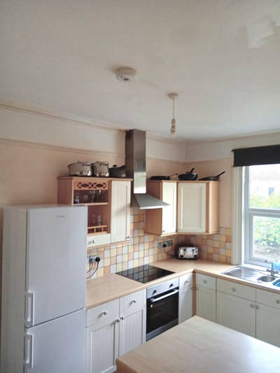 Double bedroom available in a nice shared house Main Photo
