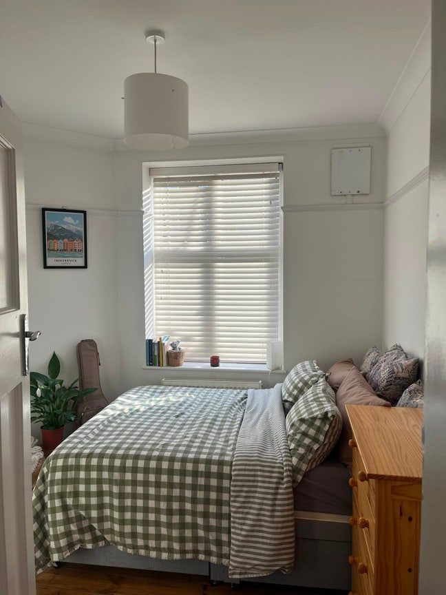Bright double room in lovely Crouch End flat Main Photo
