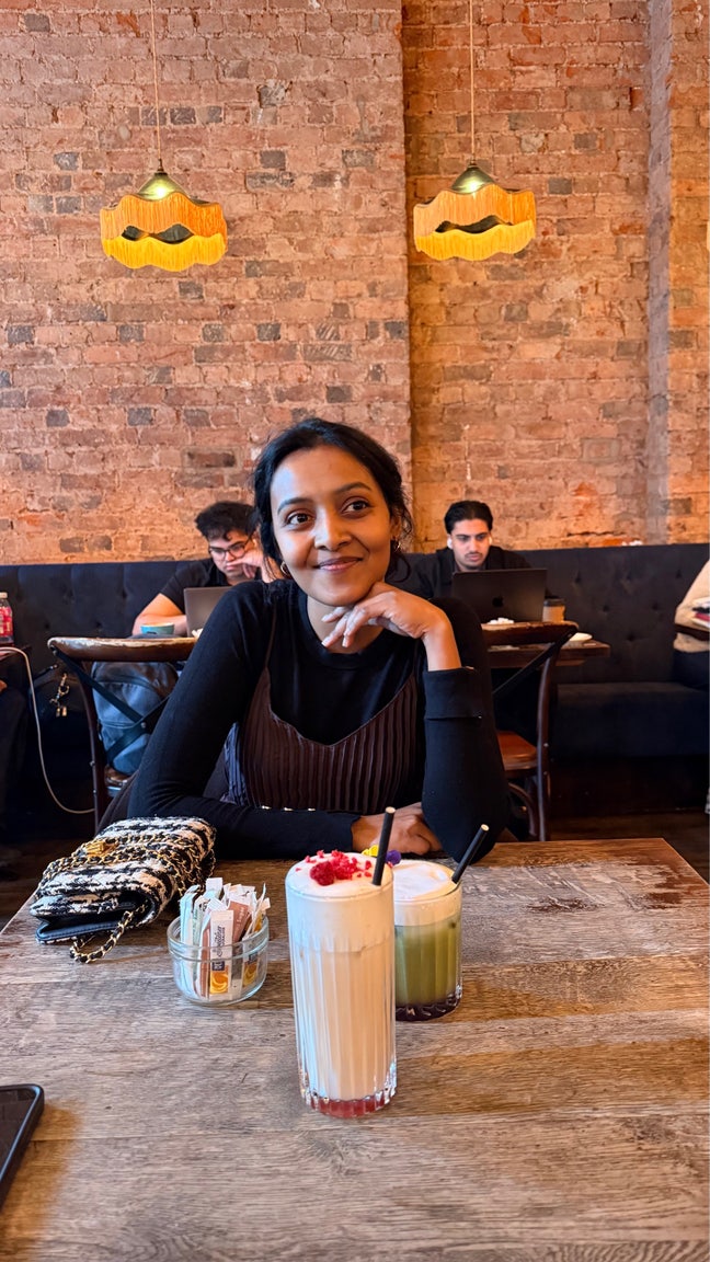 Friendly, tidy 30s professional seeking flat share Main Photo