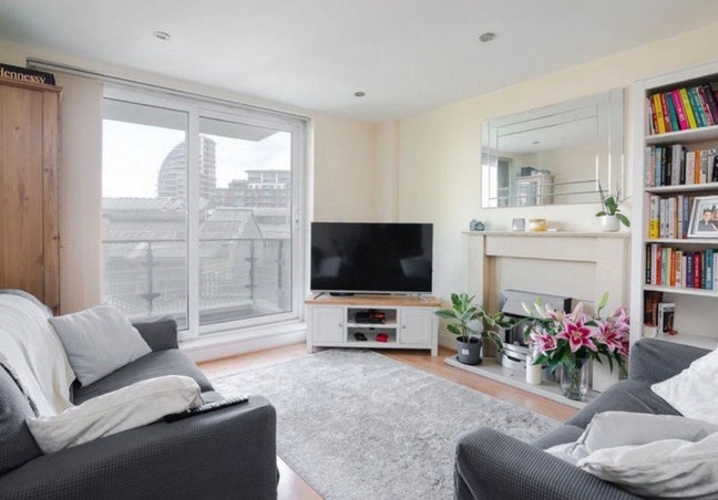 2 bed flat 15 mins away from Waterloo  Main Photo
