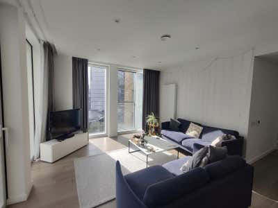 Spacious double room in friendly East Village flat Main Photo