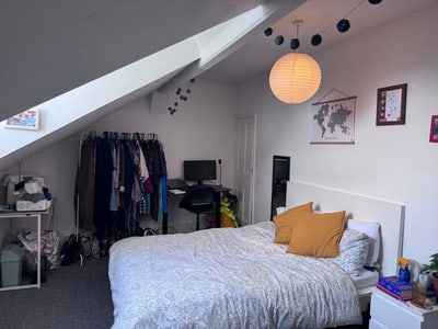 Bright Double Room in Teddington Main Photo