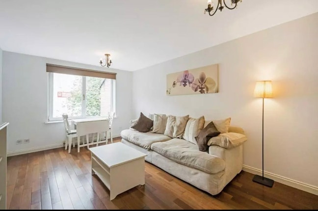 2 bed flat with ensuite - Partick station Main Photo