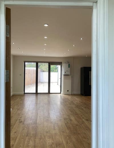 Spacious Ensuite Room Available – Replacement Tena Main Photo