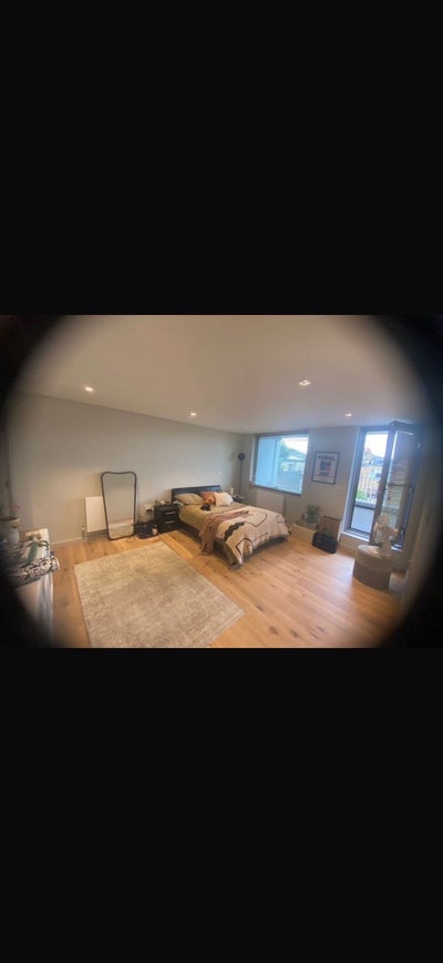 Spacious 3 Bedroom Camden flat; recently renovated Main Photo