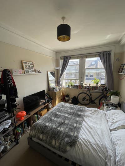 Large Double Bedroom | 5 Min Walk to Clapham Jct!! Main Photo