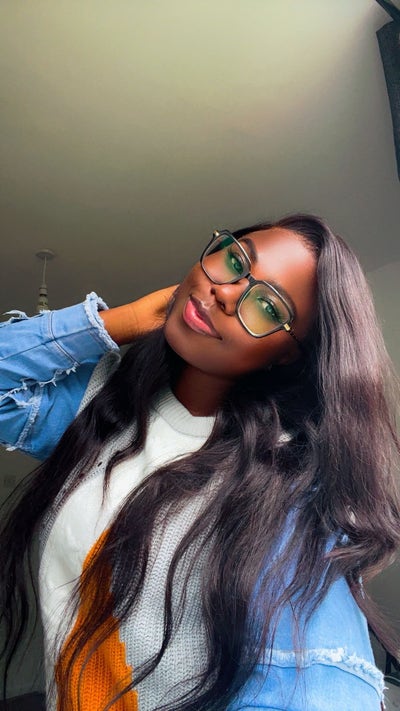 Professional female seeks a single or double room Main Photo