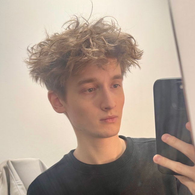Looking for an ensuite or studio Main Photo