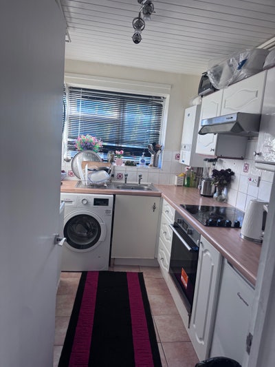 Double room to rent ideal for professionals worker Main Photo