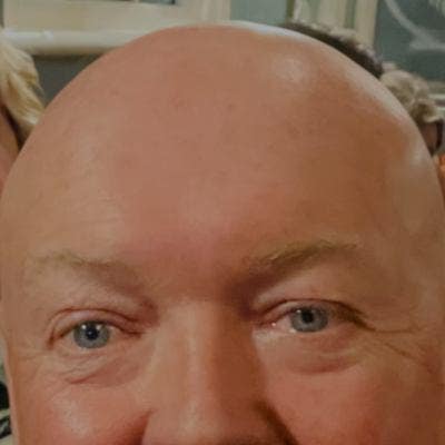 Professional Male seeks a double room Main Photo