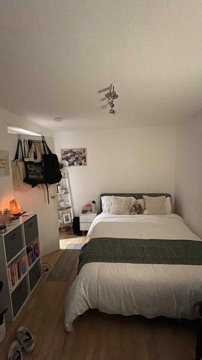 Room w private outdoor patio in Chalk Farm!! Main Photo