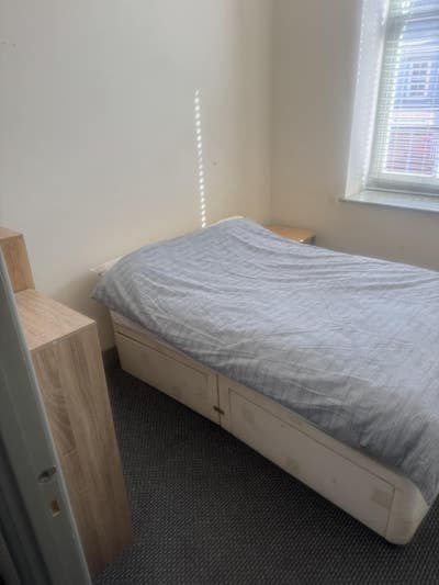 Room to rent  Main Photo