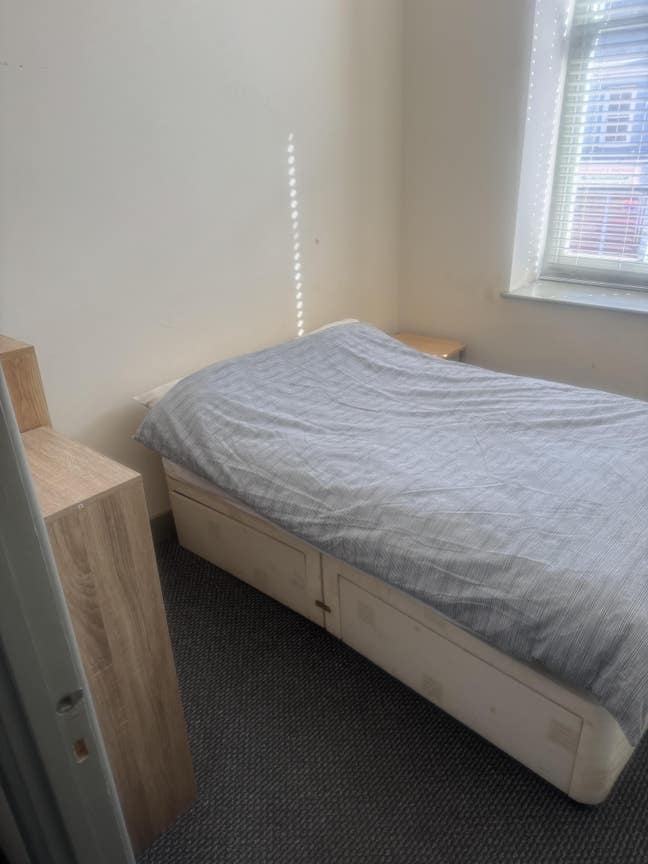 Room to rent  Main Photo