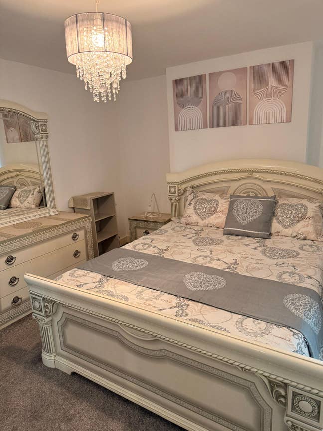 Spacious double room  Main Photo