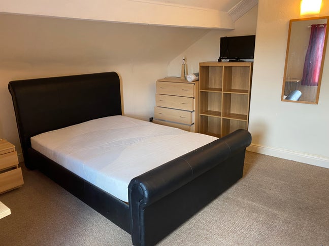 1 Room Available in Shared House  Main Photo