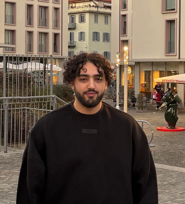 Professional Male seeks a room Main Photo