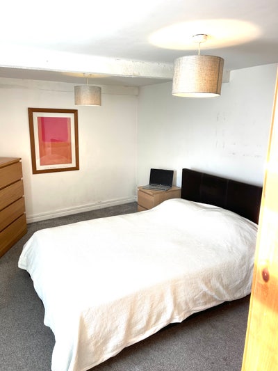 **New - Large Double Near City NR3 ** Main Photo