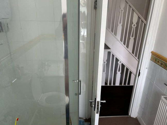 Lovely double room available in house share. Main Photo