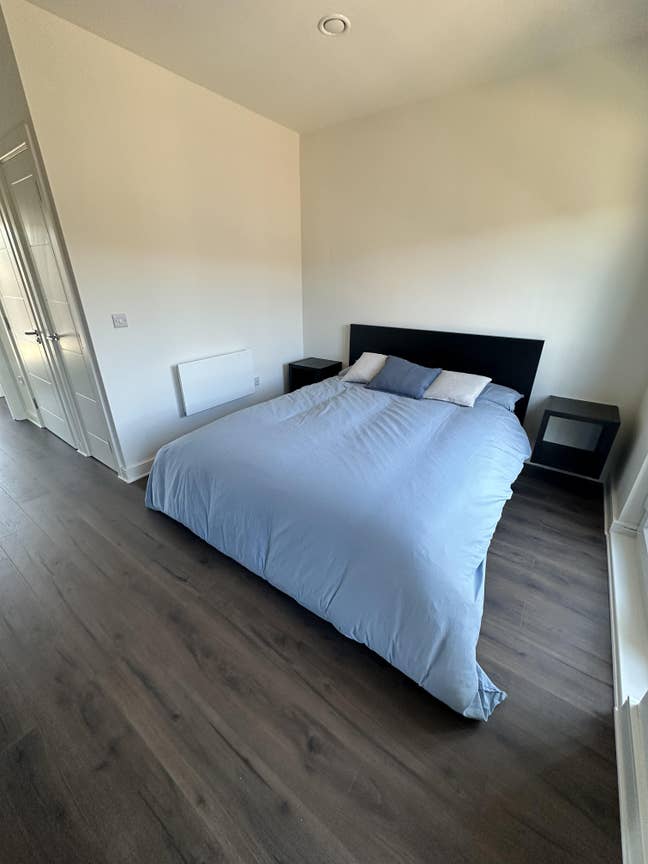 Premium Ensuite Top Floor + Office + Balcony Main Photo