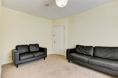 September: Refurbed & Bills Included  Main Photo