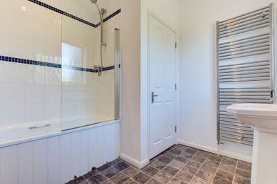 September: Refurb, No Deposit, Bills Inc Main Photo