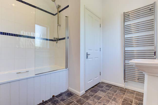 September: Refurb, No Deposit, Bills Inc Main Photo