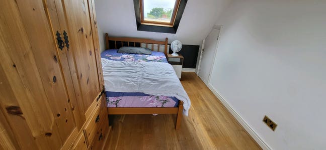 Spacious double room Available for Rent Main Photo