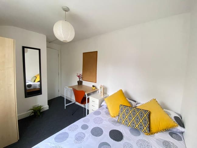 5mins train to London Bridge/Goldsmiths- New Cross Main Photo