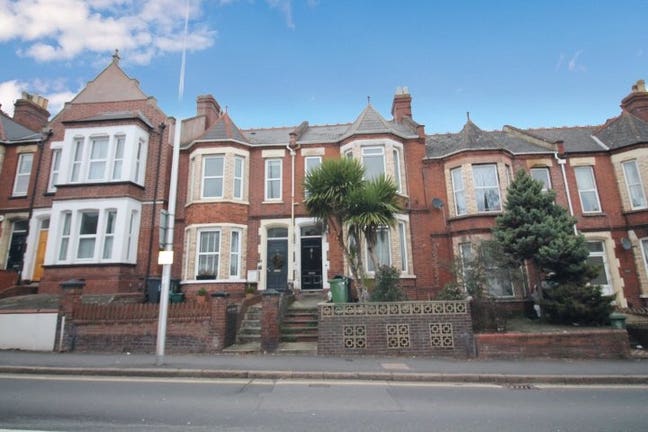 Double Room in a Professional Shared House Main Photo