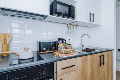 Modern Studio Apartment - All Bills included  Main Photo