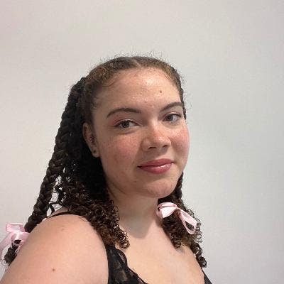 Professional Female seeks a double room Main Photo