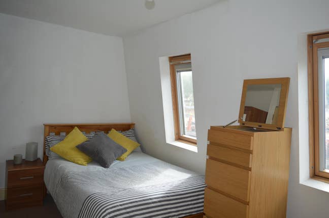 En-suite studio with kitchenette Main Photo