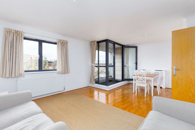 ++Spacious 2 Bed in Holloway road with Parking++ Main Photo