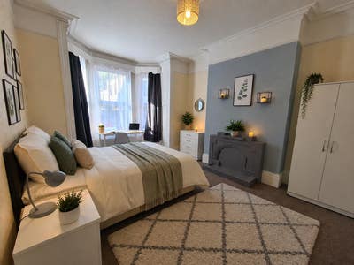 🥰 Cozy Double Room • No Deposit Option (24Lr) Main Photo