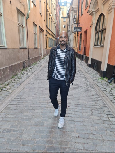 Professional male looking for double room Main Photo