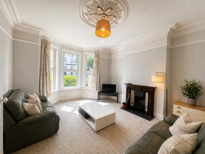 Spacious 5 Bed Property - Close to City Centre Main Photo