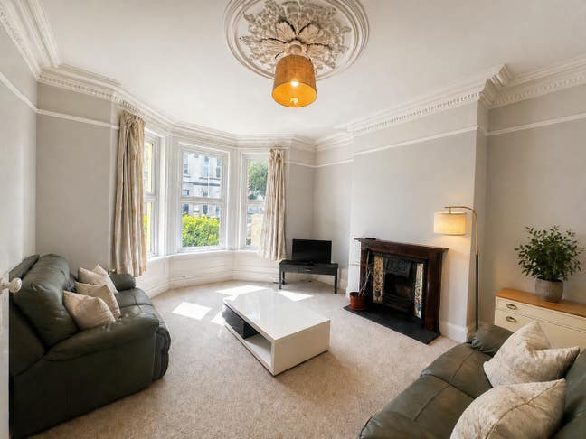 Spacious 5 Bed Property - Close to City Centre Main Photo