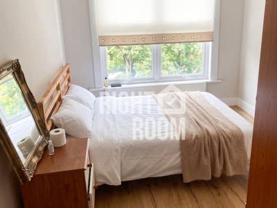 ++Charming 2 Bed in Lavender Hill Available ASAP++ Main Photo