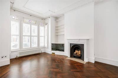 Fourth Room Available in Highbury Terraced Home Main Photo