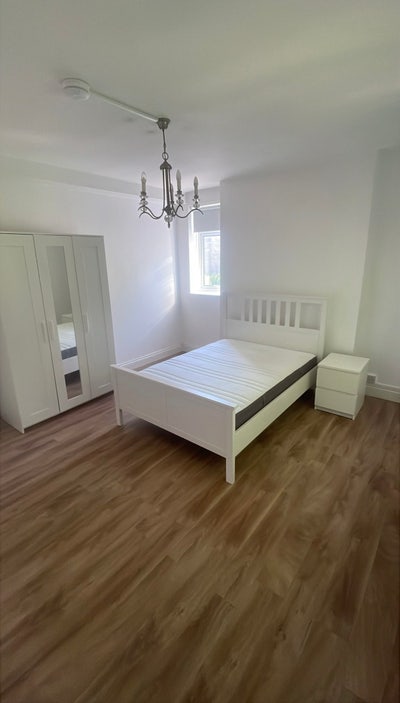 Bright & Spacious Double Room in Paddington! (39F) Main Photo