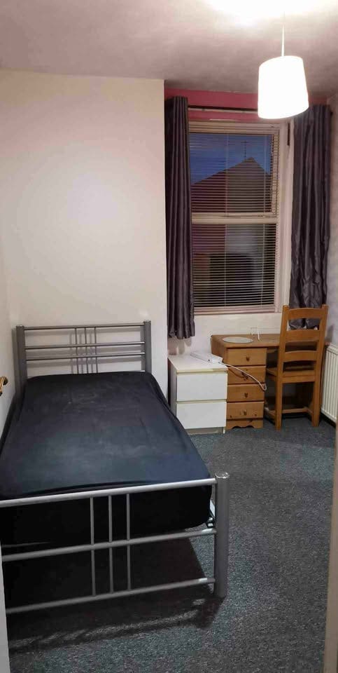 Room in a Shared House, Havant Road, PO2 Main Photo