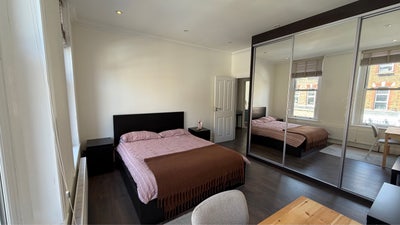 Lovely Bright Large Double Bedroom Main Photo