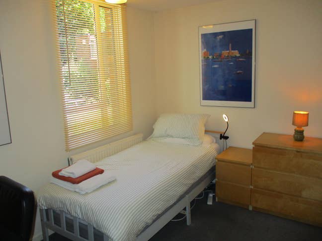 Room available Main Photo