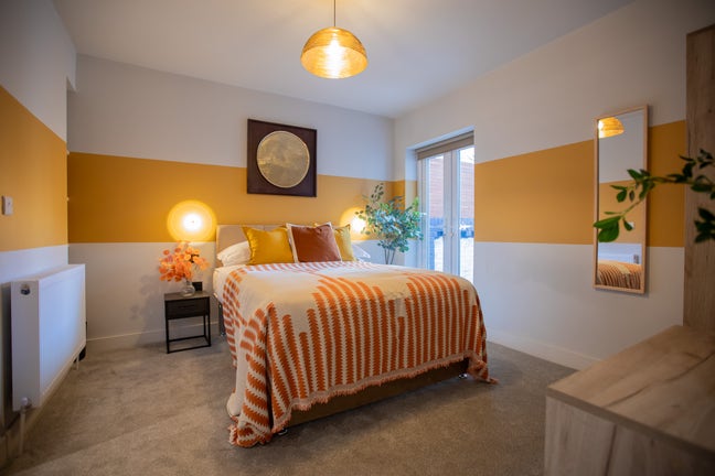 Amazing Ensuite Room with Kitchenette Available  Main Photo
