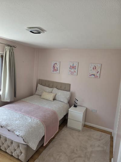 Double Room, No Deposit, No Bills to pay Main Photo